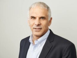 COVID-19: As Omicron Variant Spreads, Let’s Not Repeat Rookie Mistakes